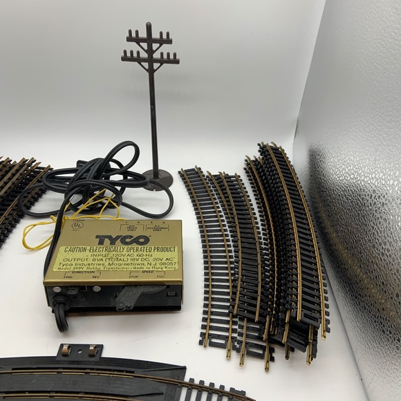 Vintage Tyco Atlas 15" & 18" HO Scale Train Tracks Power Box UNTESTED 25+ Pcs - Picture 4 of 9